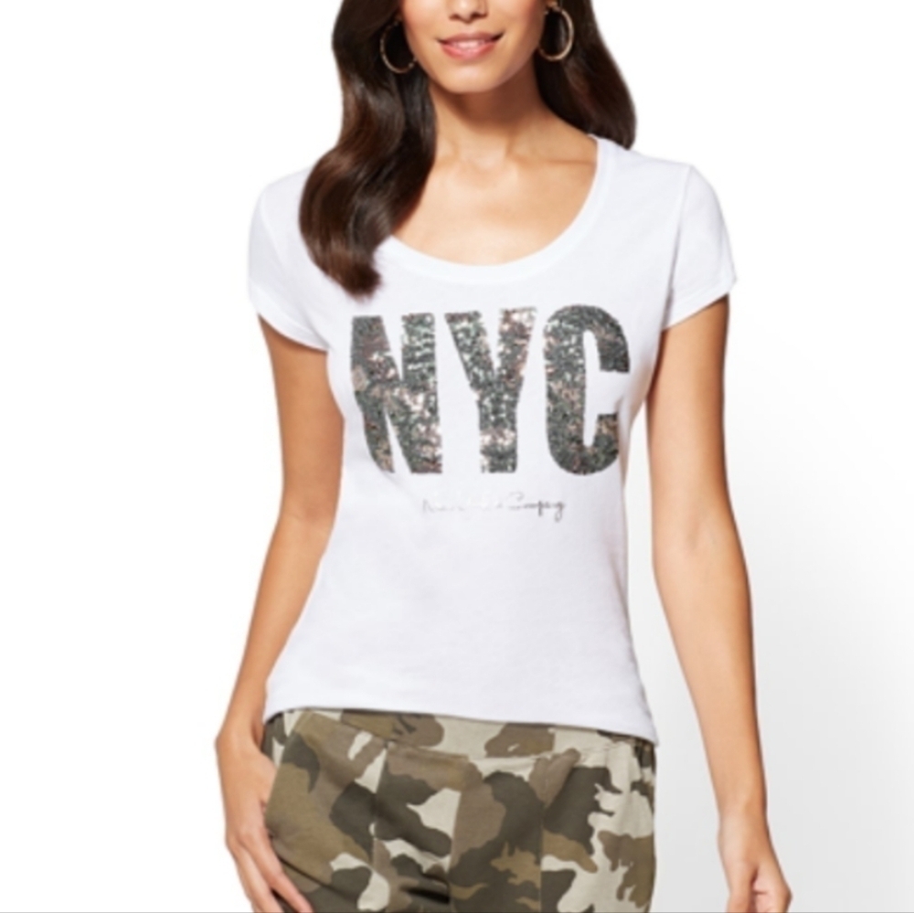New York & company t-shirt